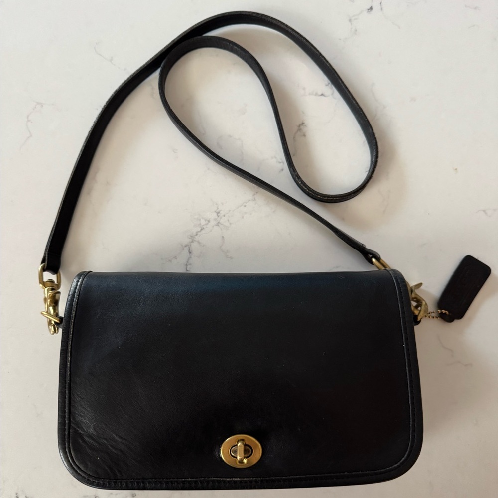 Vintage Coach Pocket Purse 9755 in Black